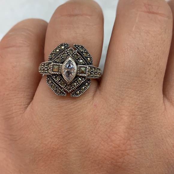 2 Rings for 1! Shiny Diamond Rings Size 7 - Picture 6 of 6